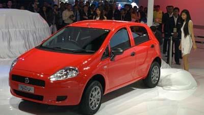Auto Expo: Fiat launches Punto Pure at Rs 4.49 lakh