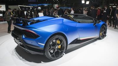 Lamborghini unveils new Huracan Performante Spyder